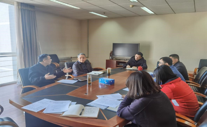 農(nóng)墾中心領(lǐng)導與新一屆團支委座談